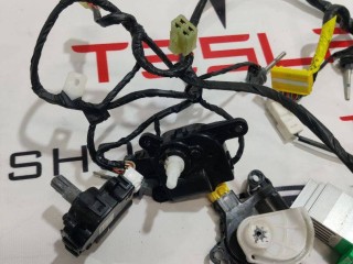 прочая запчасть, ориг. номер 6007378-00-G, Tesla Model X 2015-2021