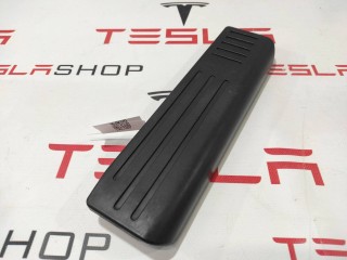 Панель для отдыха ноги водителя, ориг. номер 6005968-00-C, Tesla Model S 2012-2016
