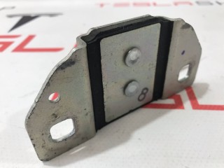 Петля замка крышки багажника, ориг. номер A2127400132, 1009419-00-B, Tesla Model S 2012-2016