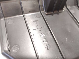 Крышка защитная, ориг. номер 1507350-00-C, Tesla Model Y 2020-2026
