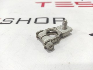 Зажим клеммы АКБ 12V (Плюс + ), ориг. номер 1032274-00-P, 1083774-00-B, Tesla Model S 2012-2016