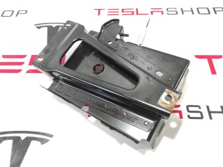 Крепление аккумулятора 12V, ориг. номер 1007556-00-C, Tesla Model S 2012-2016