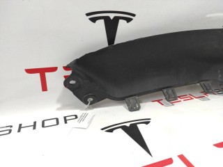 Накладка гриля бампера переднего верхняя, ориг. номер 1047021-00-E, Tesla Model X 2015-2021