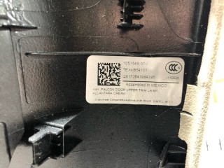 Накладка стекла, подъемной задней двери, ориг. номер 1051545-07-I, Tesla Model X 2015-2021