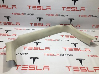Накладка стекла, подъемной задней двери, ориг. номер 1052333-07-I, Tesla Model X 2015-2021