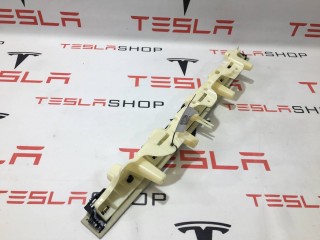 Накладка подъемной задней двери, ориг. номер 1055049-07-E, Tesla Model X 2015-2021