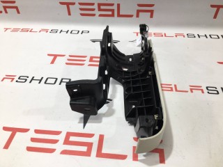 Накладка подъемной задней двери, ориг. номер 1055012-07-J, Tesla Model X 2015-2021
