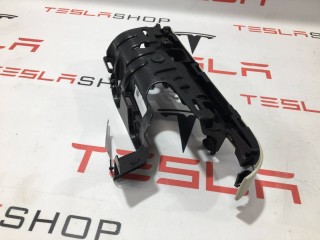 Накладка подъемной задней двери, ориг. номер 1055010-07-J, Tesla Model X 2015-2021