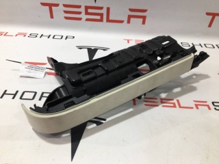 Накладка подъемной задней двери, ориг. номер 1055050-07-J, Tesla Model X 2015-2021