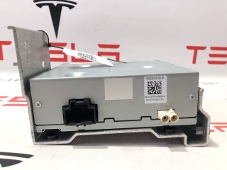 Радио FM/HD/XM, ориг. номер 1004787-01-D, 1052323-00-B, Tesla Model X 2015-2021