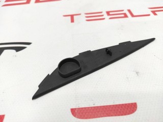 Заглушка болта дверной карты (резиновая), ориг. номер 1035782-00-A, Tesla Model X 2015-2021