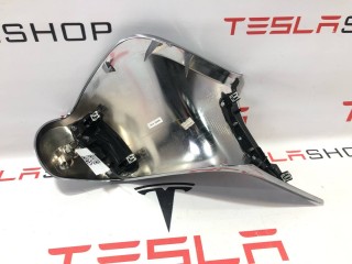 Накладка хромированная 2-го ряда сидения, ориг. номер 1062971-00-A, Tesla Model X 2015-2021