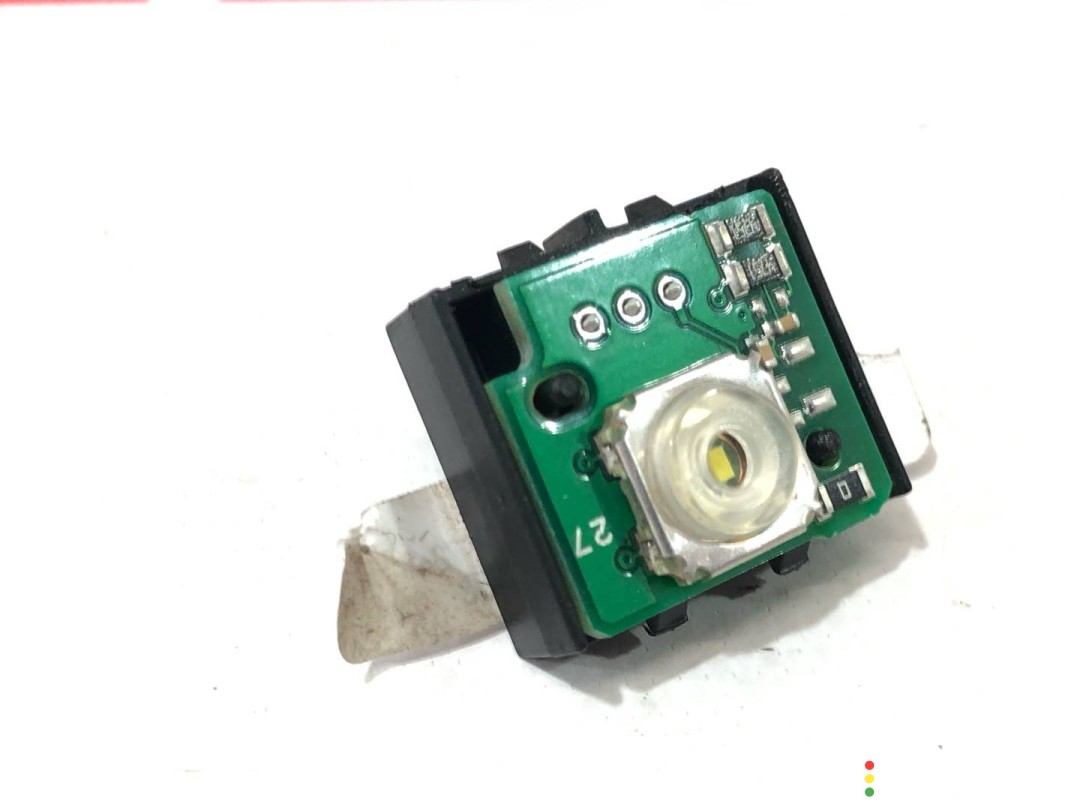 Кнопка открытия бардачка Tesla Model X 2015-2021, 6008906-00-C, фото 1