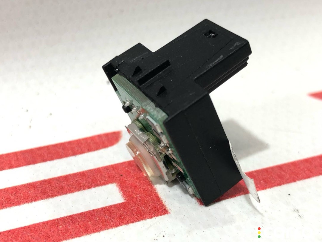 Кнопка открытия бардачка Tesla Model X 2015-2021, 6008906-00-C, фото 2