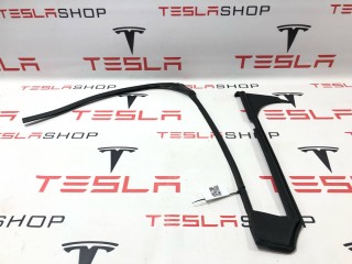 Уплотнитель стойки B наружной, ориг. номер 1032152-00-D, Tesla Model X 2015-2021