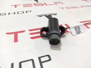 Корпус упора крышки багажника, ориг. номер 1051428-00-C, Tesla Model X 2015-2021