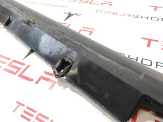 Накладка порога рокерной панели, ориг. номер 1034218-00-B, Tesla Model X 2015-2021