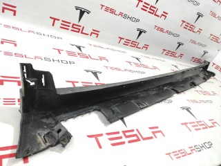 Накладка порога рокерной панели, ориг. номер 1034219-00-B, Tesla Model X 2015-2021