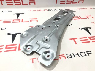 Кронштейн багажника боковой, ориг. номер 1051361-S0-D, 1086805-00-A, Tesla Model X 2015-2021