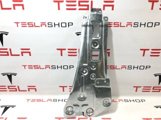 Кронштейн багажника боковой, ориг. номер 1051362-S0-D, 1086806-00-A, Tesla Model X 2015-2021