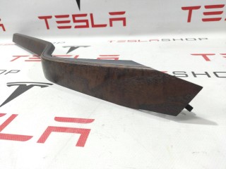 Накладка декоративная обшивки двери, ориг. номер 1035788-19-C, Tesla Model X 2015-2021