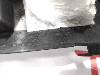 Накладка стойки А, ориг. номер 1035963-00-C, Tesla Model X 2015-2021