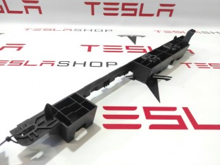 Кронштейн порога двери, ориг. номер 1053726-00-B, Tesla Model X 2015-2021