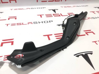 Накладка закрытия подъемной задней двери, ориг. номер 1041595-00-D, Tesla Model X 2015-2021