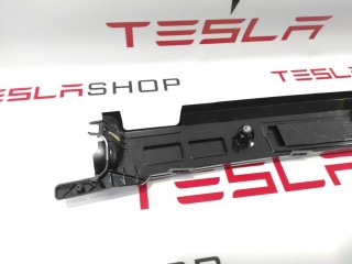 Накладка дверного проема, ориг. номер 1060093-98-D, 1058419-00, 1062517-00, Tesla Model X 2015-2021