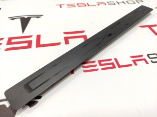 Накладка порога переднего двери, ориг. номер 1035987-00-G, 1055526-00-F, Tesla Model X 2015-2021