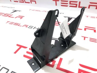 Кронштейн накладки, стойки В, ориг. номер 1052517-00-H, Tesla Model X 2015-2021