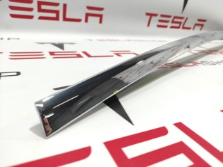 Молдинг подъемной задней двери, ориг. номер 1032249-00-J, Tesla Model X 2015-2021