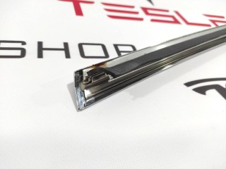 Молдинг подъемной задней двери, ориг. номер 1032249-00-J, Tesla Model X 2015-2021