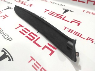 Накладка декоративная стойки A (магнит), ориг. номер 1050294-06-H, Tesla Model X 2015-2021