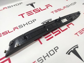 Накладка декоративная стойки A (магнит), ориг. номер 1050294-06-H, Tesla Model X 2015-2021