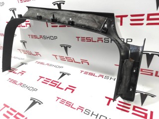 Накладка стекла, подъемной задней двери, ориг. номер 1052333-06-G, Tesla Model X 2015-2021