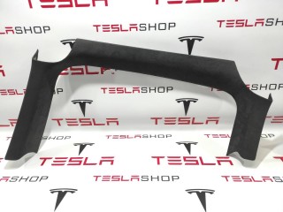 Накладка подъемной задней двери, ориг. номер 1659730-89-B, Tesla Model X рест 2021-2026