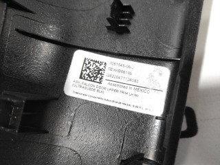 Накладка стекла, подъемной задней двери, ориг. номер 1051545-06-J, Tesla Model X рест 2021-2026