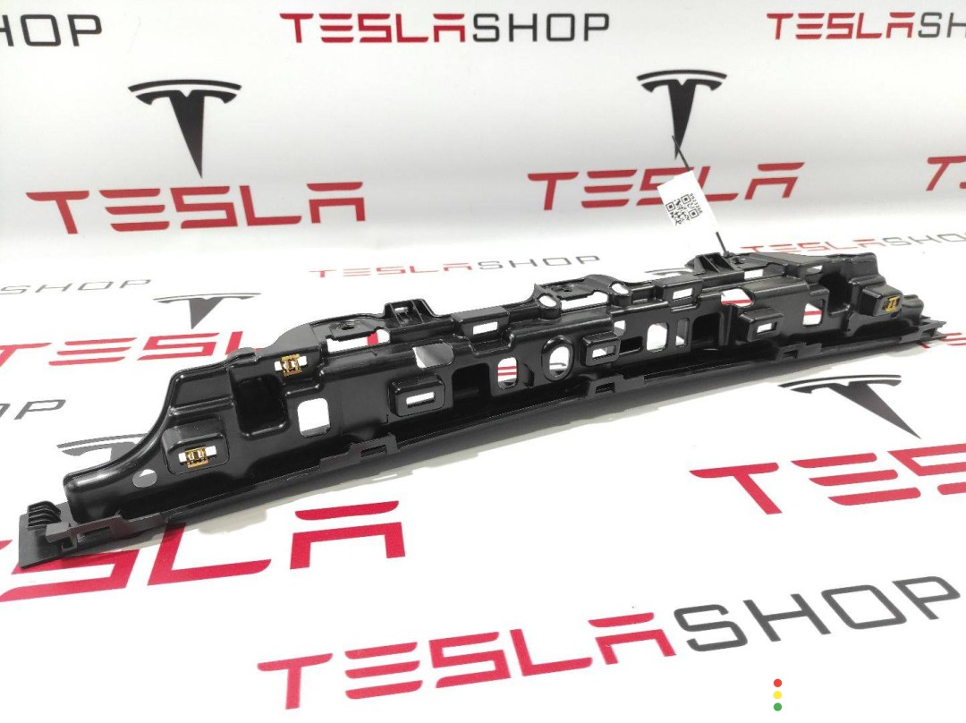 Накладка подъемной задней двери Tesla Model X рест 2021-2026, 1060410-00-C, фото 2