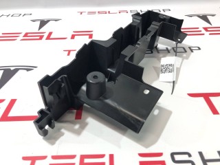 Кронштейн внешний сидений 2-го ряда, ориг. номер 1059715-00-D, Tesla Model X 2015-2021