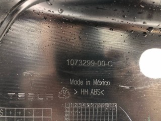 Накладка стойки С, ориг. номер 1073299-00-C, 1089154-00-E, 1637268-00-B, Tesla Model X рест 2021-2026