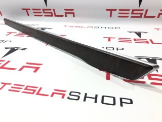 Накладка декоративная обшивки двери, ориг. номер 1035826-09-B, Tesla Model X 2015-2021