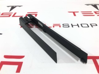 Заглушка салазки сиденья, ориг. номер 1061614-00-D, Tesla Model X 2015-2021