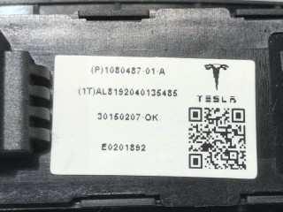 Кнопка открытия/закрытия двери, ориг. номер 1080487-01-A, Tesla Model X 2015-2021