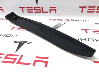 Накладка декоративная стойки A (магнит), ориг. номер 1050286-06-H, Tesla Model X 2015-2021