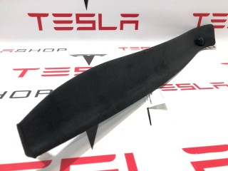 Накладка декоративная стойки A (магнит), ориг. номер 1050286-06-H, Tesla Model X 2015-2021