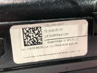 Накладка декоративная стойки A (магнит), ориг. номер 1050286-06-H, Tesla Model X 2015-2021