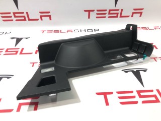 Накладка центральной панели, ориг. номер 1035563-00-C, 1054822-00-A, Tesla Model X 2015-2021