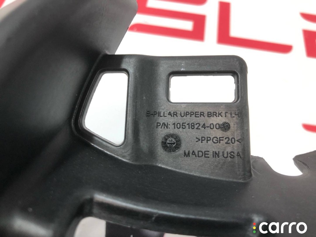 1051824-00-C, 1056081-00-E Кронштейн накладки, стойки В Tesla Model X 2019г. - фото №4