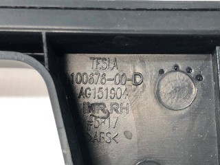 Накладка декоративная основания сидений 1-го ряда, ориг. номер 1100676-00-D, Tesla Model X 2015-2021